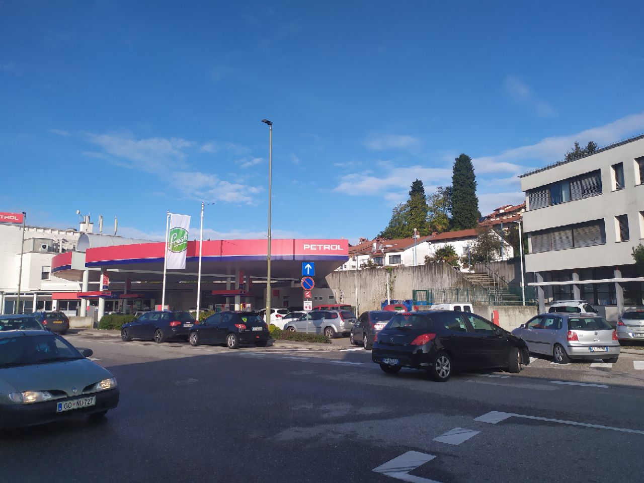 Slovenia, rifornimento di carburante: aumentano i prezzi alle pompe